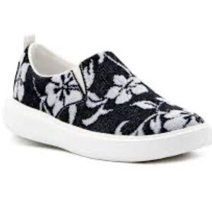 NWT, NWOB $150 NWOB $150 Woolloomooloo × Hoffman “Byron” Merino Wool Slip-On